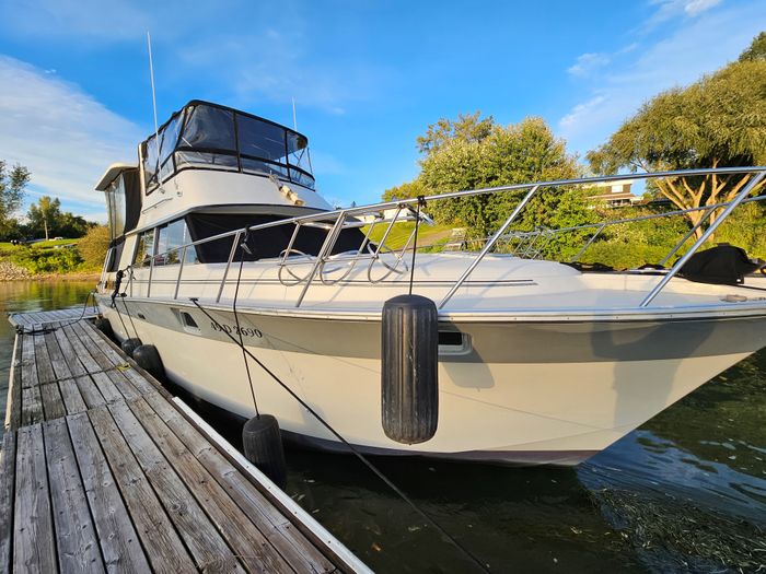 1988 Silverton 40 Aft Cabin Photo 1 of 8