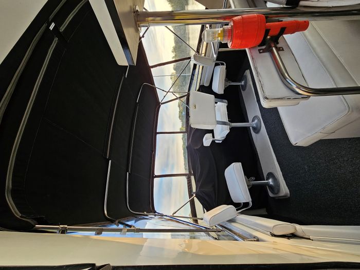 1988 Silverton 40 Aft Cabin Photo 2 of 8
