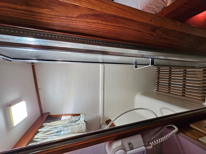 1988 Silverton 40 Aft Cabin Photo 7 of 8