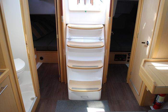 2015 Beneteau Oceanis 38 Photo 4 of 59