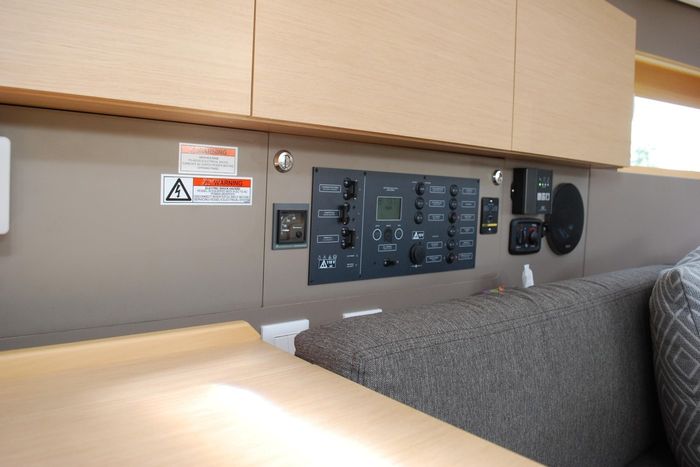 2015 Beneteau Oceanis 38 Photo 20 of 59