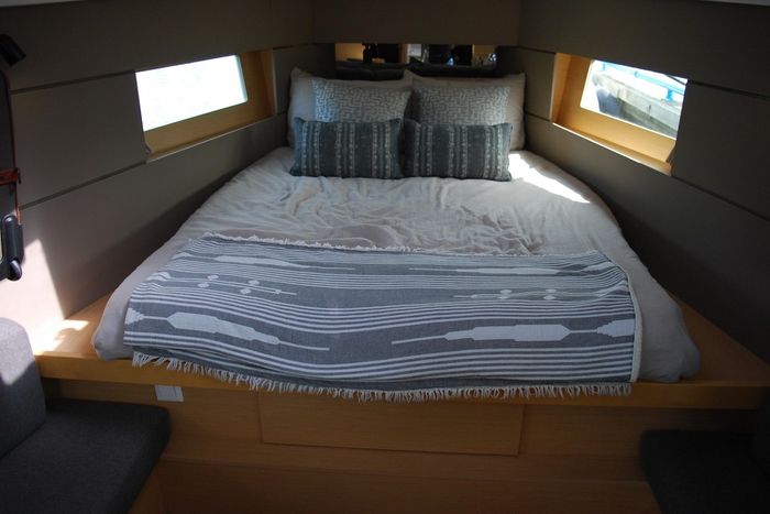 2015 Beneteau Oceanis 38 Photo 23 of 59
