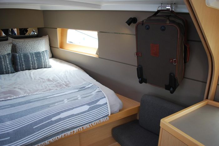 2015 Beneteau Oceanis 38 Photo 25 of 59