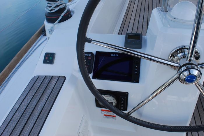2015 Beneteau Oceanis 38 Photo 39 of 59