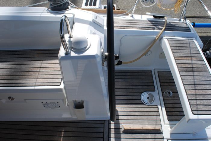 2015 Beneteau Oceanis 38 Photo 45 of 59
