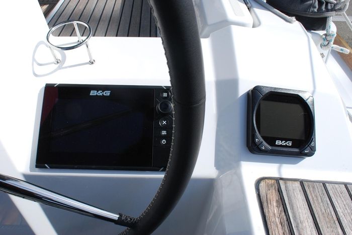 2015 Beneteau Oceanis 38 Photo 46 of 59