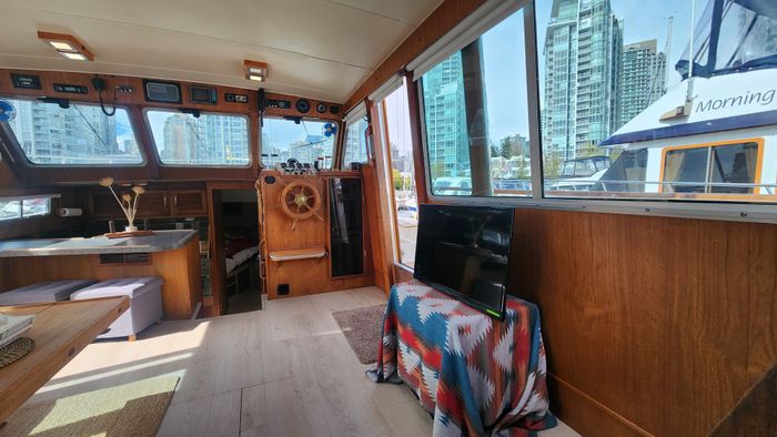 1981 Tollycraft 43 Tri Cabin Photo 20 of 59