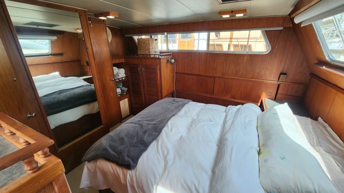 1981 Tollycraft 43 Tri Cabin Photo 35 of 59