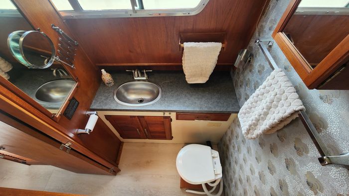 1981 Tollycraft 43 Tri Cabin Photo 39 of 59