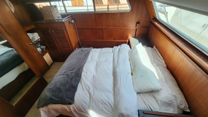 1981 Tollycraft 43 Tri Cabin Photo 37 of 59