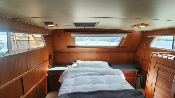 1981 Tollycraft 43 Tri Cabin Photo 34 of 59