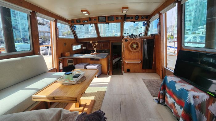 1981 Tollycraft 43 Tri Cabin Photo 19 of 59