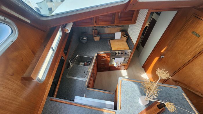 1981 Tollycraft 43 Tri Cabin Photo 47 of 59