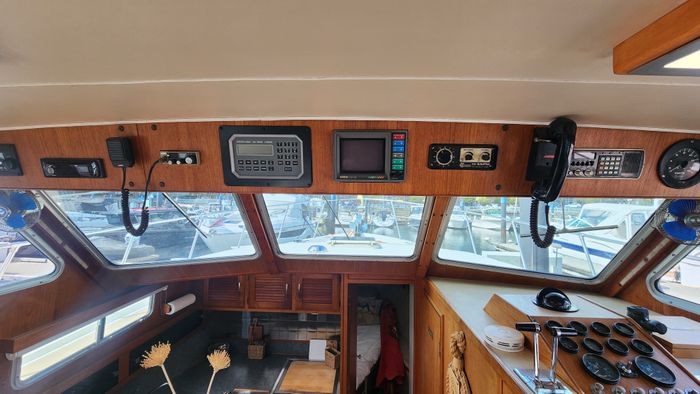 1981 Tollycraft 43 Tri Cabin Photo 26 of 59