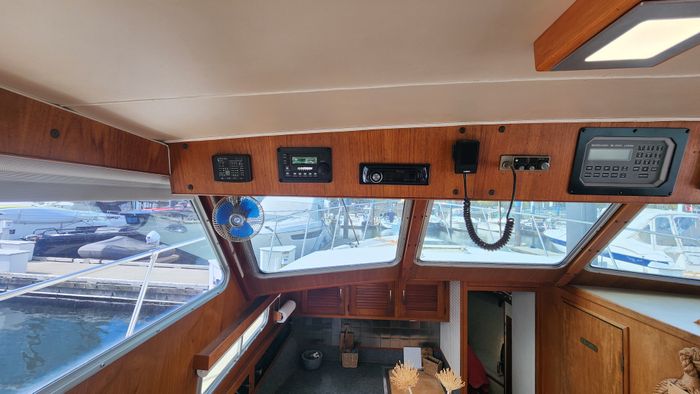 1981 Tollycraft 43 Tri Cabin Photo 30 of 59
