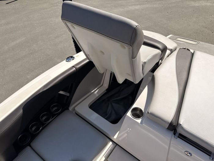2016 MasterCraft X46 Photo 50 of 61