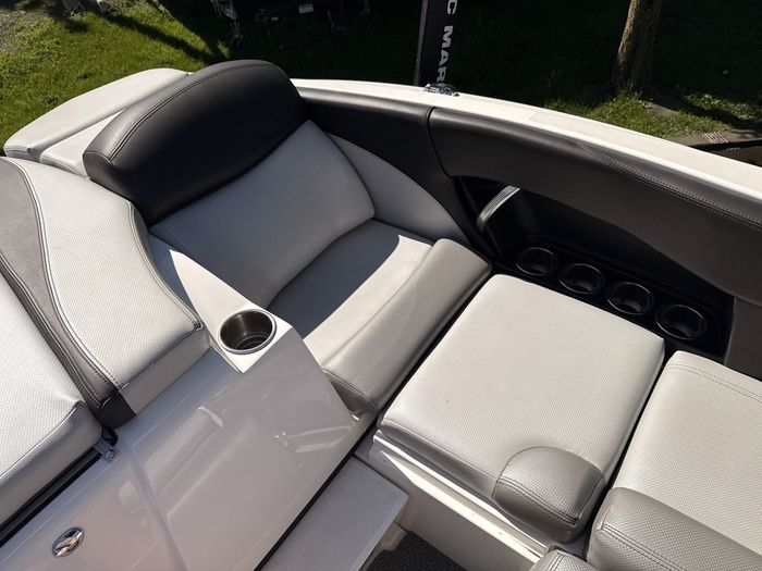 2016 MasterCraft X46 Photo 47 of 61