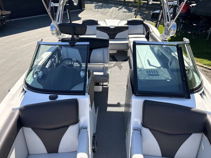 2016 MasterCraft X46 Photo 59 of 61