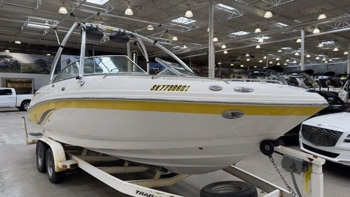 2004 Chaparral 230 SSI Amazing Condition!   Float in Elegance Tod Photo 10 sur 18