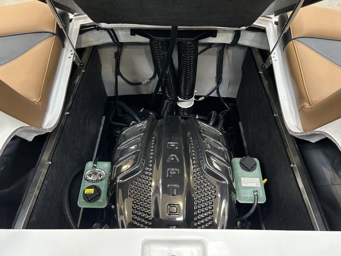 2025 MB Sports B52 25 ALPHA $324/week   Ultimate Exceptional Surf Photo 20 sur 20