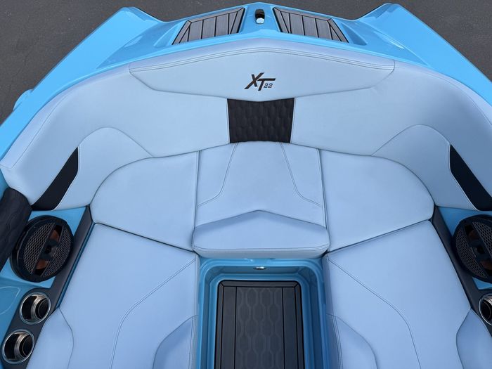 2023 MasterCraft XT22 Photo 40 of 66