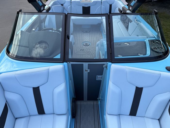 2023 MasterCraft XT22 Photo 41 of 66