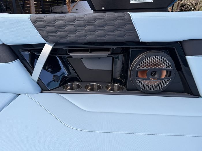 2023 MasterCraft XT22 Photo 29 of 66