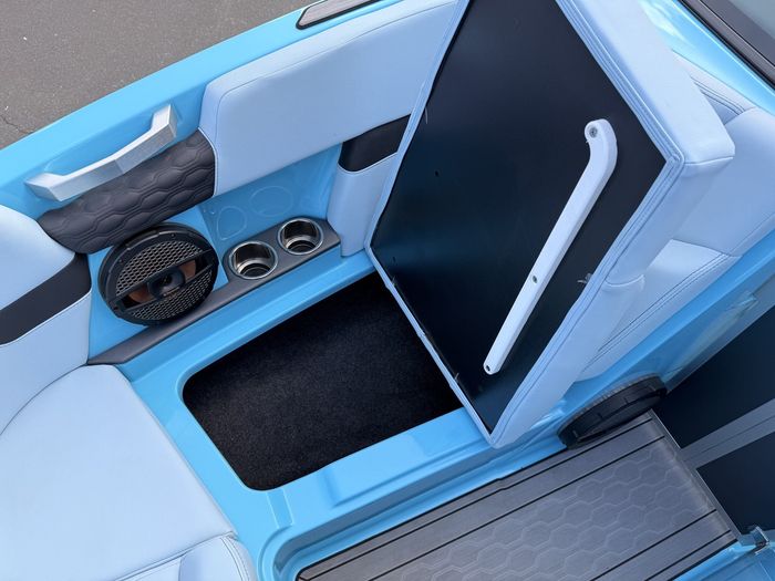 2023 MasterCraft XT22 Photo 43 of 66