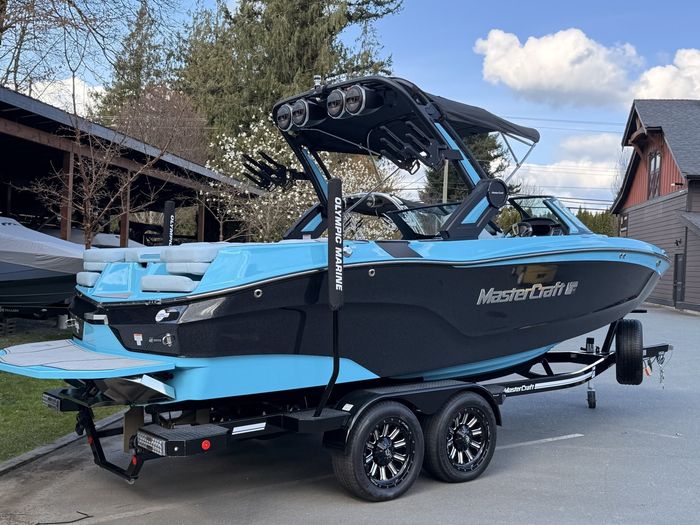 2023 MasterCraft XT22 Photo 4 of 66