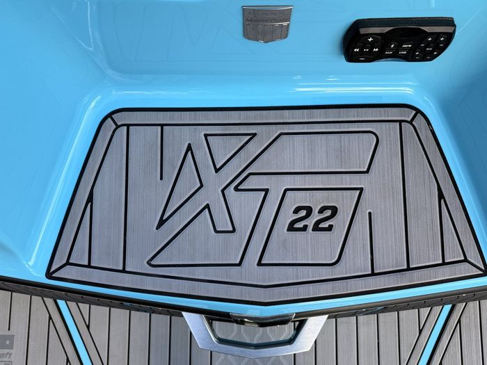 2023 MasterCraft XT22 Photo 19 of 66