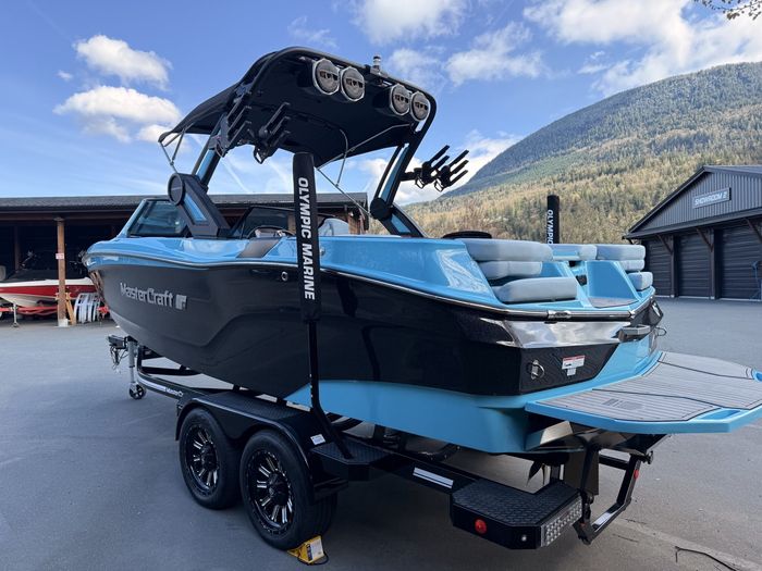 2023 MasterCraft XT22 Photo 6 of 66