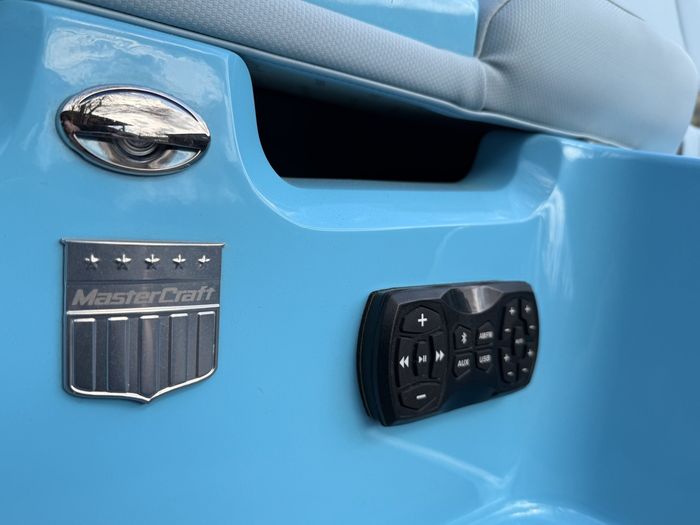 2023 MasterCraft XT22 Photo 20 of 66