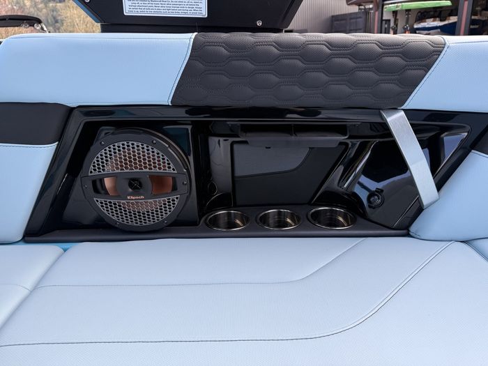 2023 MasterCraft XT22 Photo 33 of 66