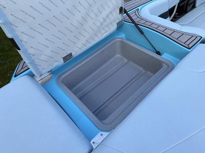 2023 MasterCraft XT22 Photo 22 of 66