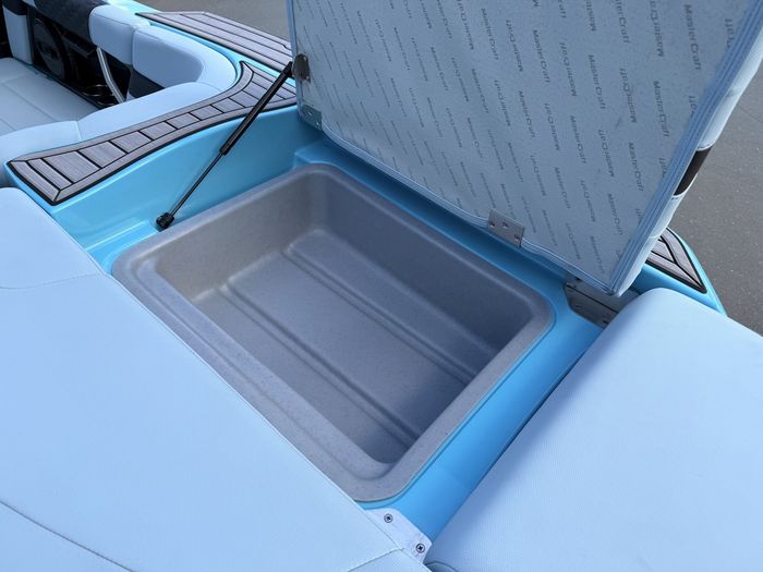 2023 MasterCraft XT22 Photo 23 of 66