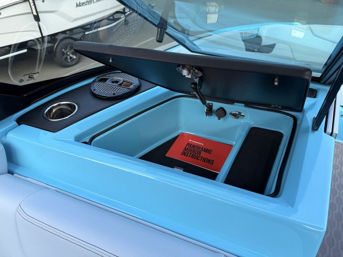 2023 MasterCraft XT22 Photo 51 of 66