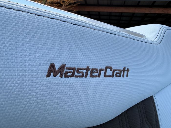 2023 MasterCraft XT22 Photo 38 of 66