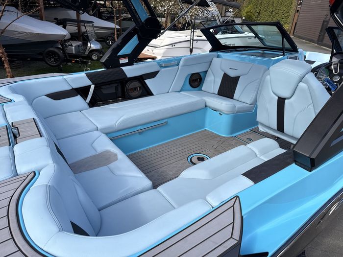 2023 MasterCraft XT22 Photo 26 of 66