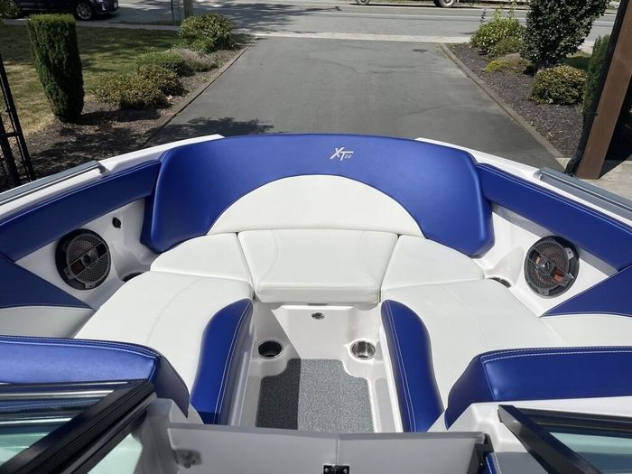 2021 MasterCraft XT22 Photo 5 of 16
