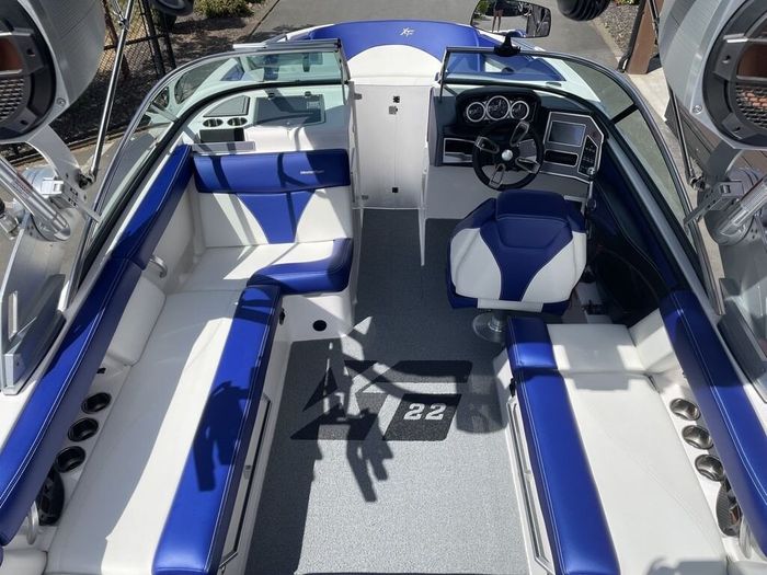 2021 MasterCraft XT22 Photo 14 of 16