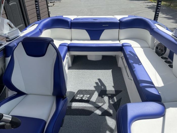 2021 MasterCraft XT22 Photo 6 of 16