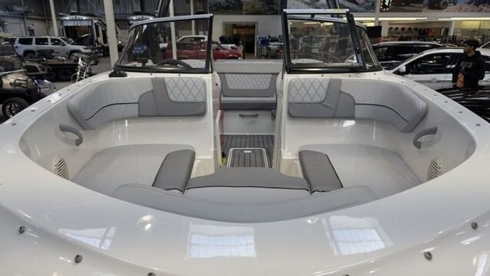 2021 Bayliner VR4 Bowrider $94/week   Make Unforgettable Memorie Photo 7 sur 19
