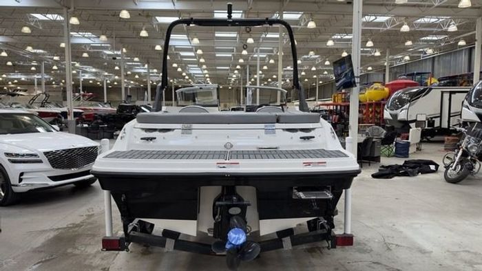2021 Bayliner VR4 Bowrider $94/week   Make Unforgettable Memorie Photo 4 sur 19
