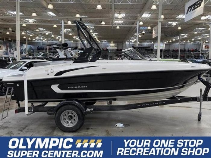2021 Bayliner VR4 Bowrider $94/week   Make Unforgettable Memorie Photo 2 sur 19
