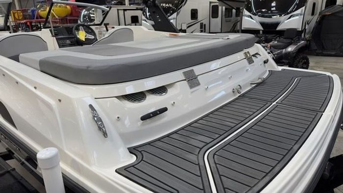2021 Bayliner VR4 Bowrider $94/week   Make Unforgettable Memorie Photo 12 sur 19
