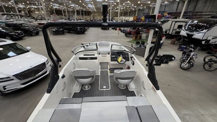 2021 Bayliner VR4 Bowrider $94/week   Make Unforgettable Memorie Photo 17 sur 19