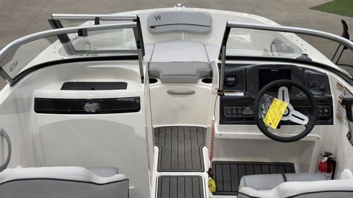 2021 Bayliner VR4 Bowrider $94/week   Make Unforgettable Memorie Photo 18 sur 19