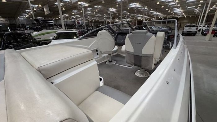 2014 Larson LX 195 $115/week   Premium Adventure   Family Fun Photo 13 sur 21