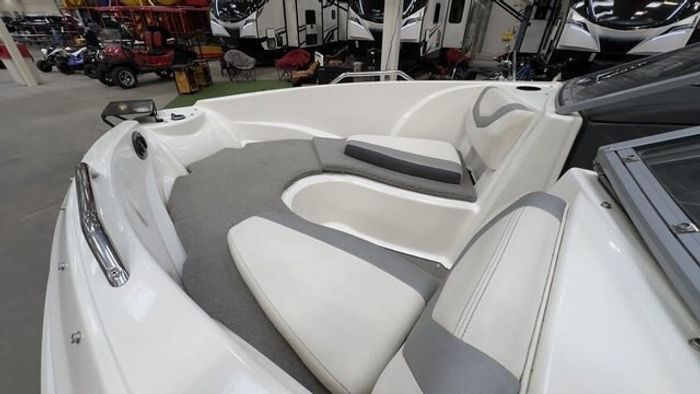 2014 Larson LX 195 $115/week   Premium Adventure   Family Fun Photo 17 sur 21