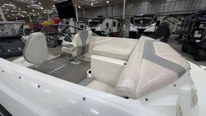 2014 Larson LX 195 $115/week   Premium Adventure   Family Fun Photo 15 sur 21